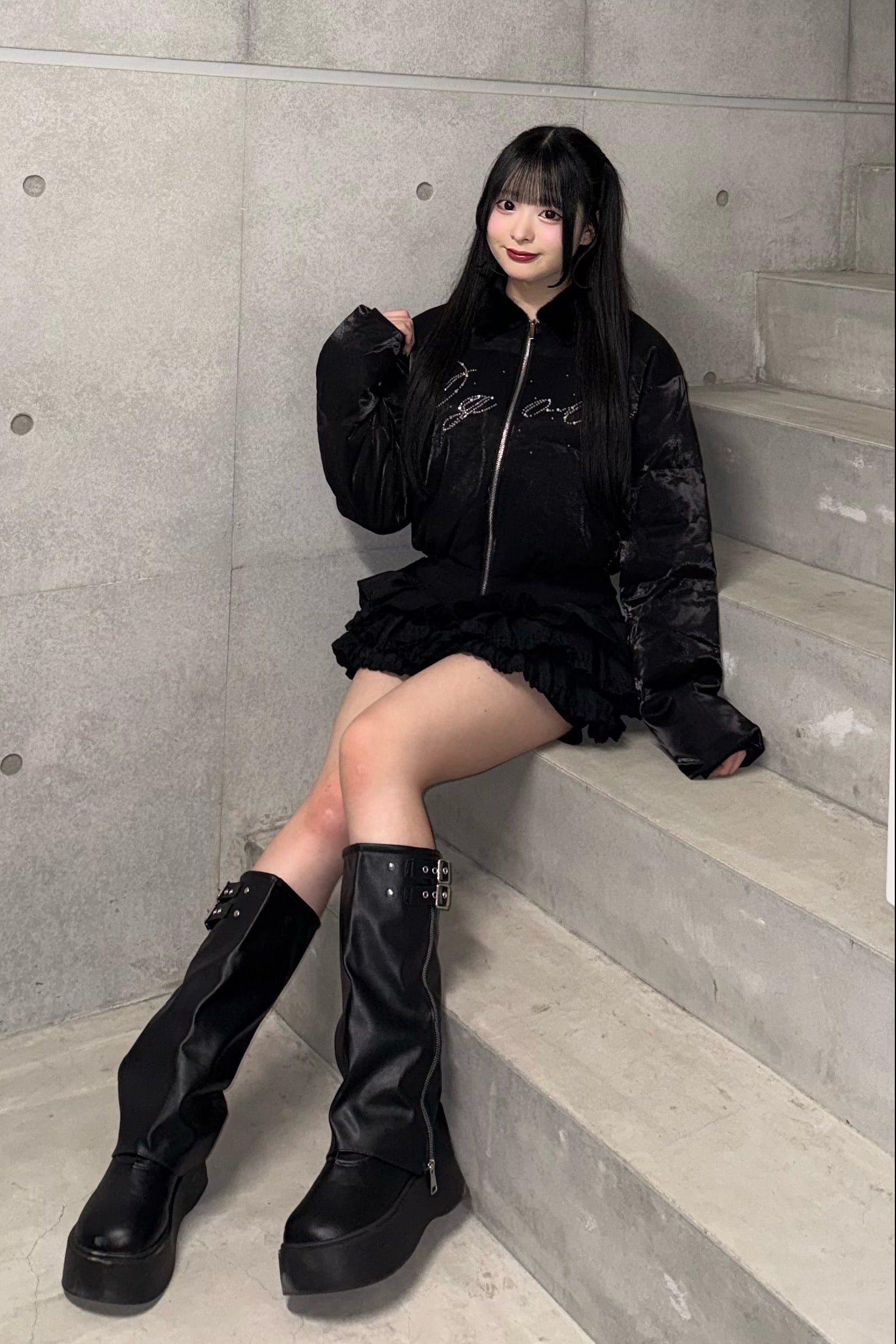 ラインストーンフェイクファーカラージャケット LAE30087