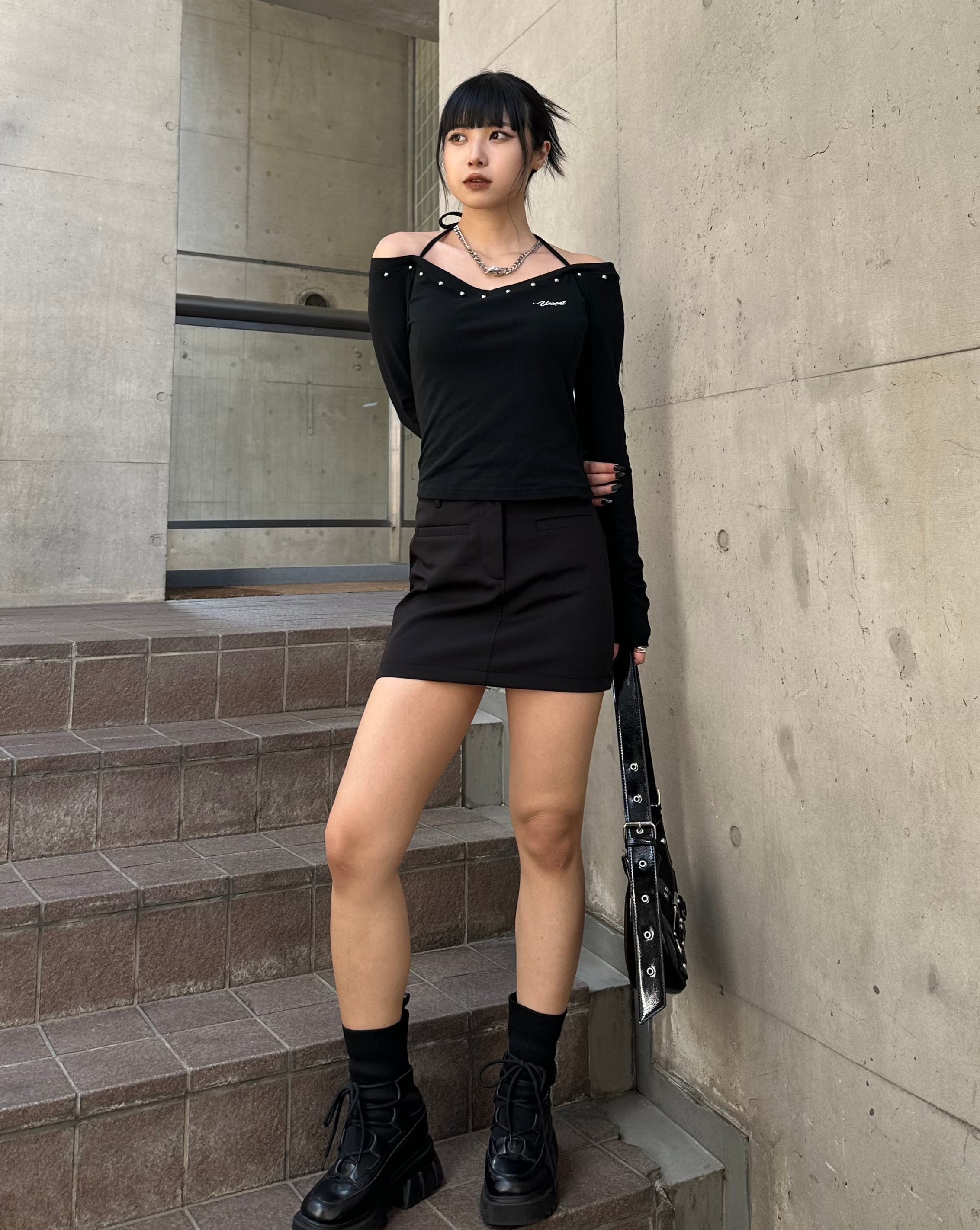 ホルターネックオフショルダーロゴTシャツ LAE20727