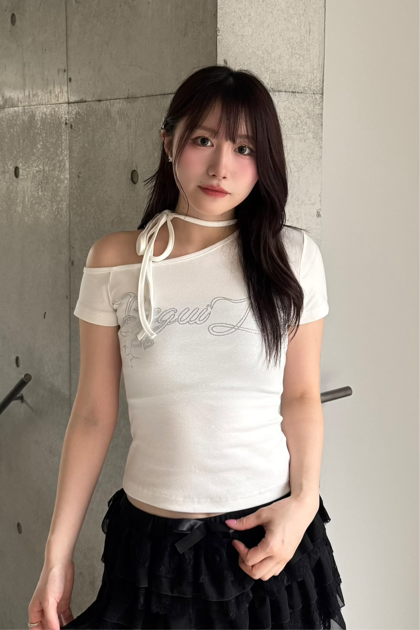 ラインストーンワンショルダーTシャツ LAE20850