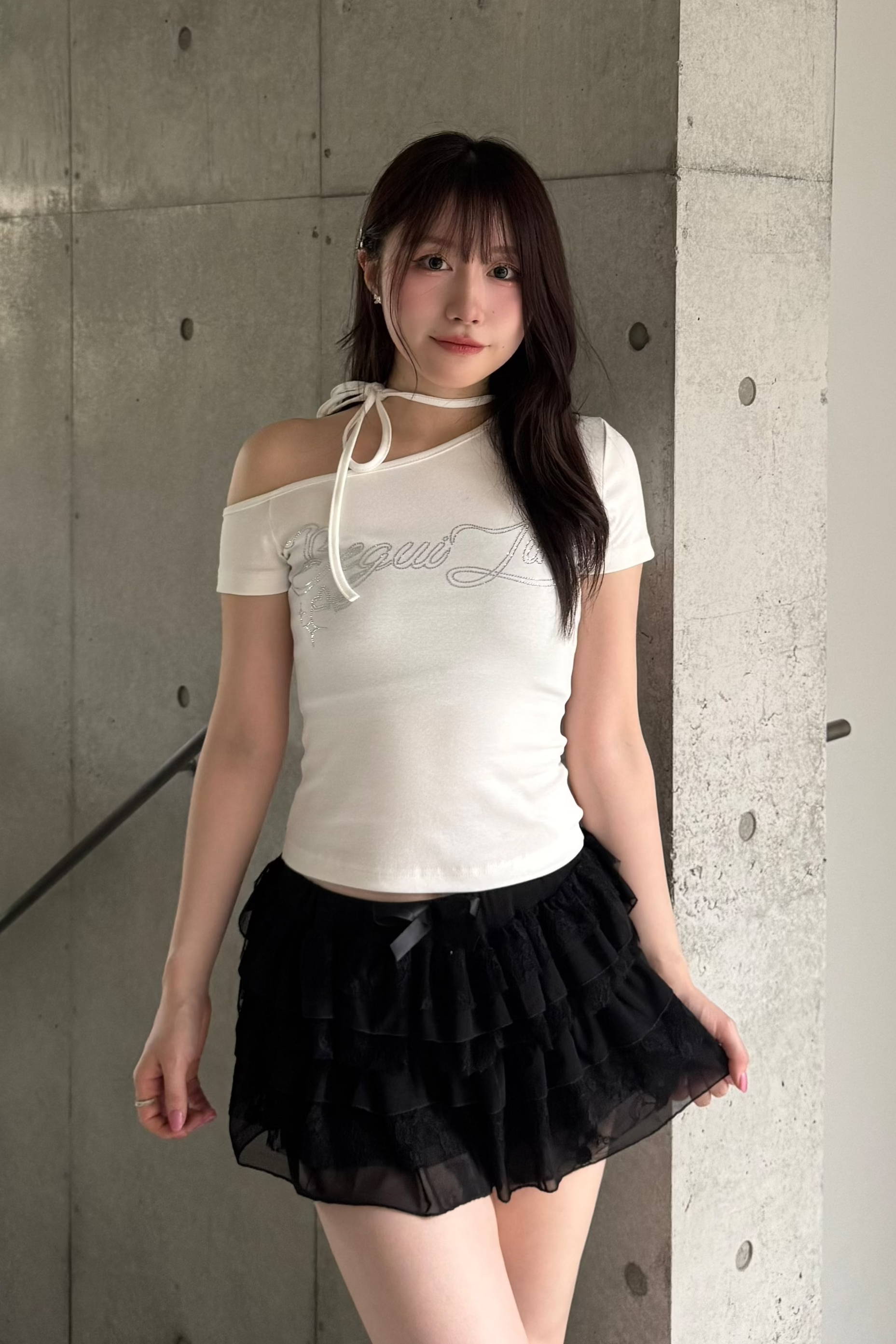 ラインストーンワンショルダーTシャツ LAE20850