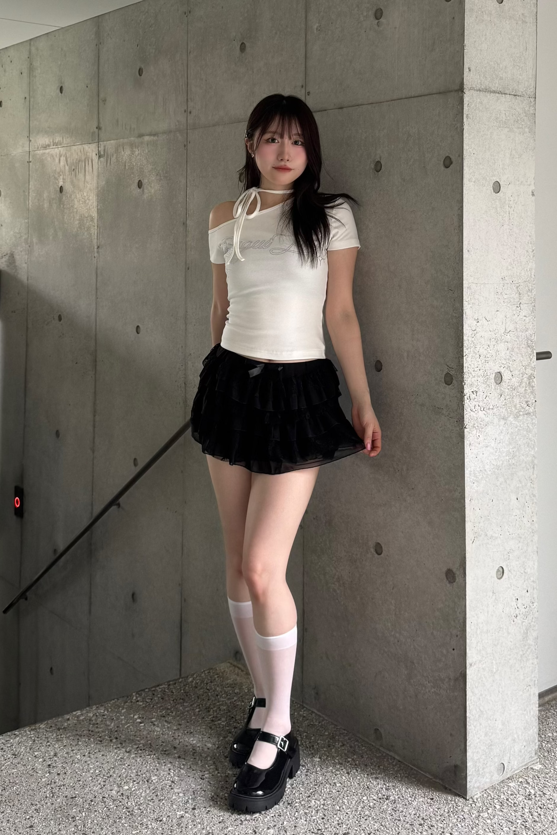 ラインストーンワンショルダーTシャツ LAE20850