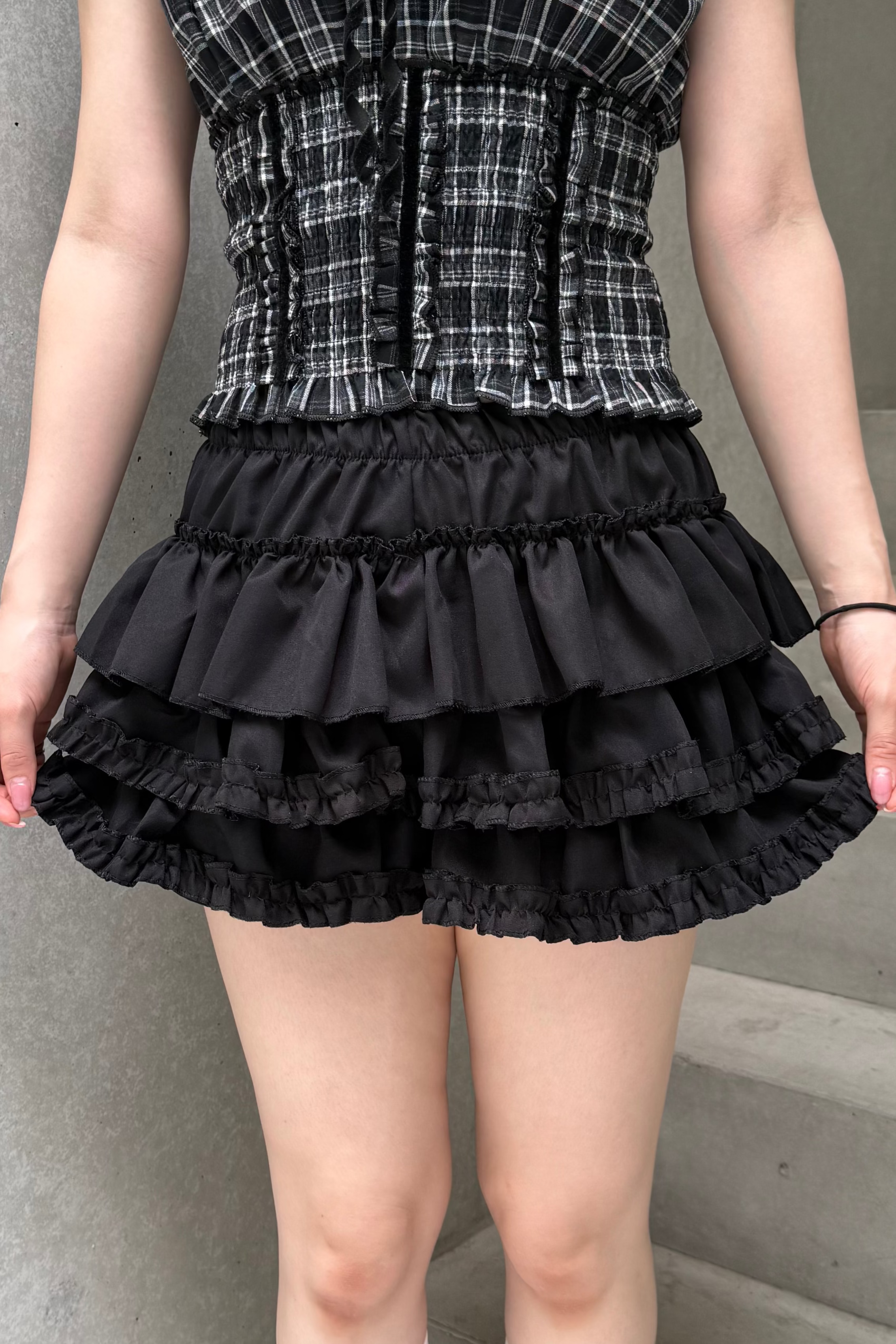 ブラックフリルスカート LAE20890