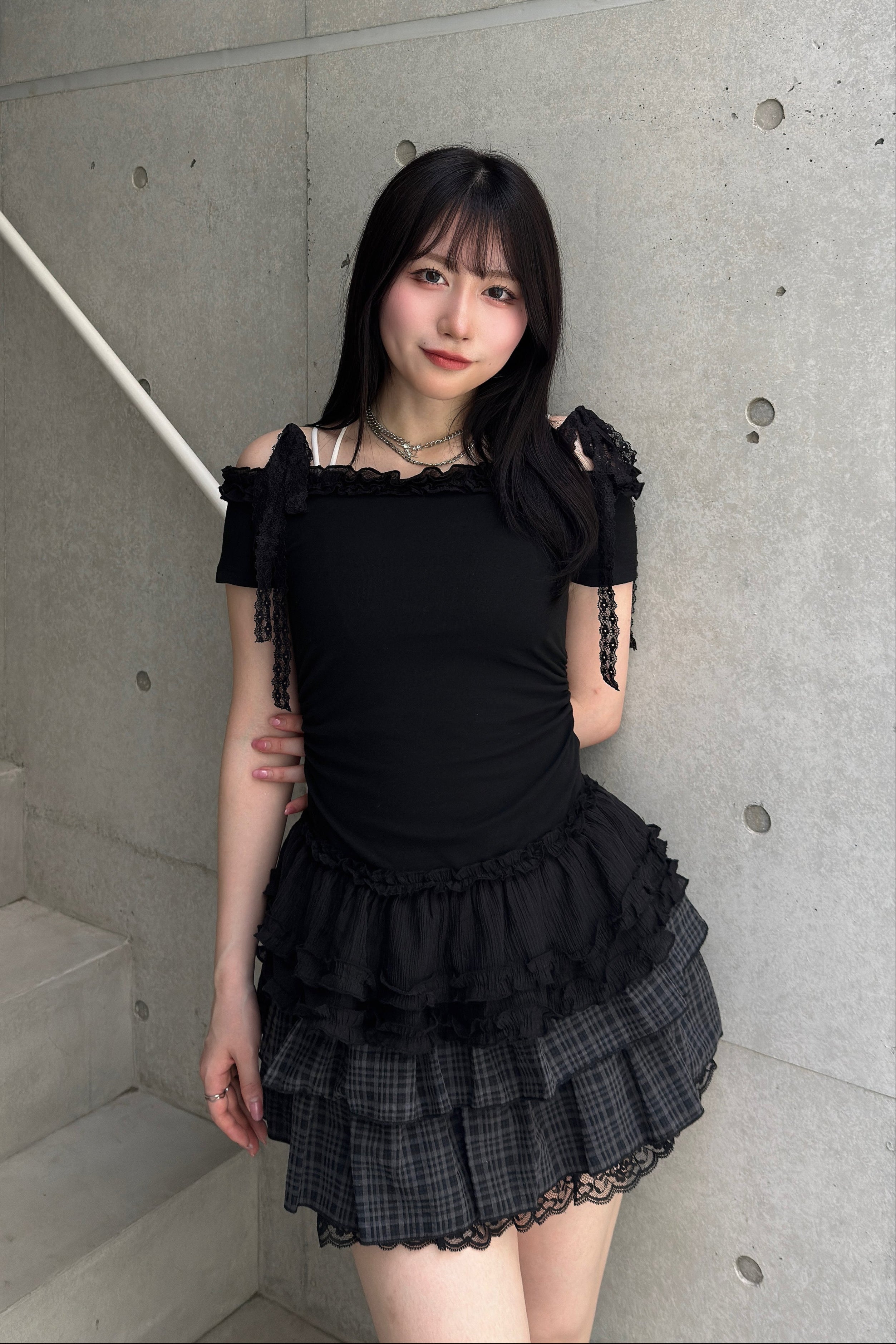 オフショルダーフリルトップス LAE20903