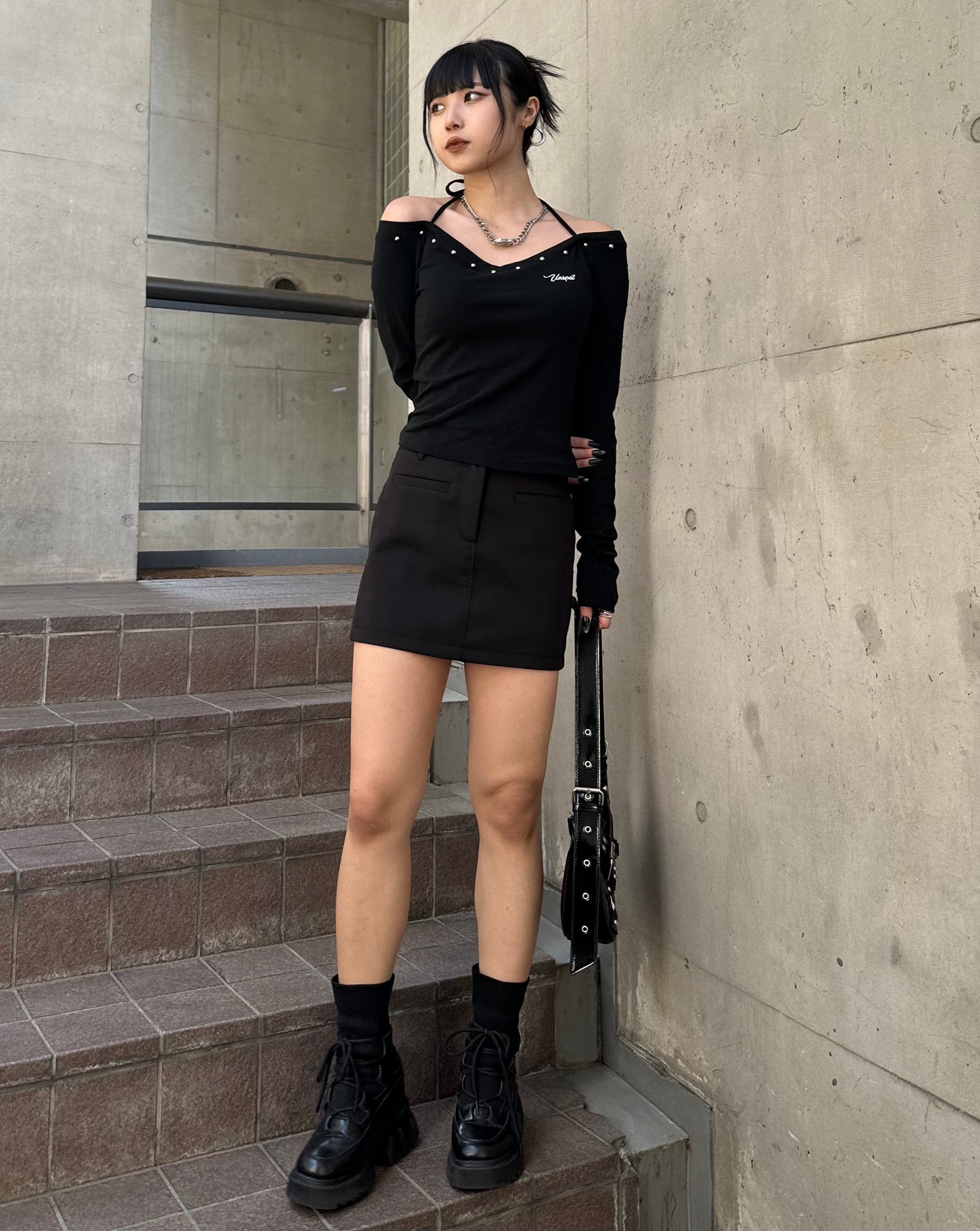 ホルターネックオフショルダーロゴTシャツ LAE20727