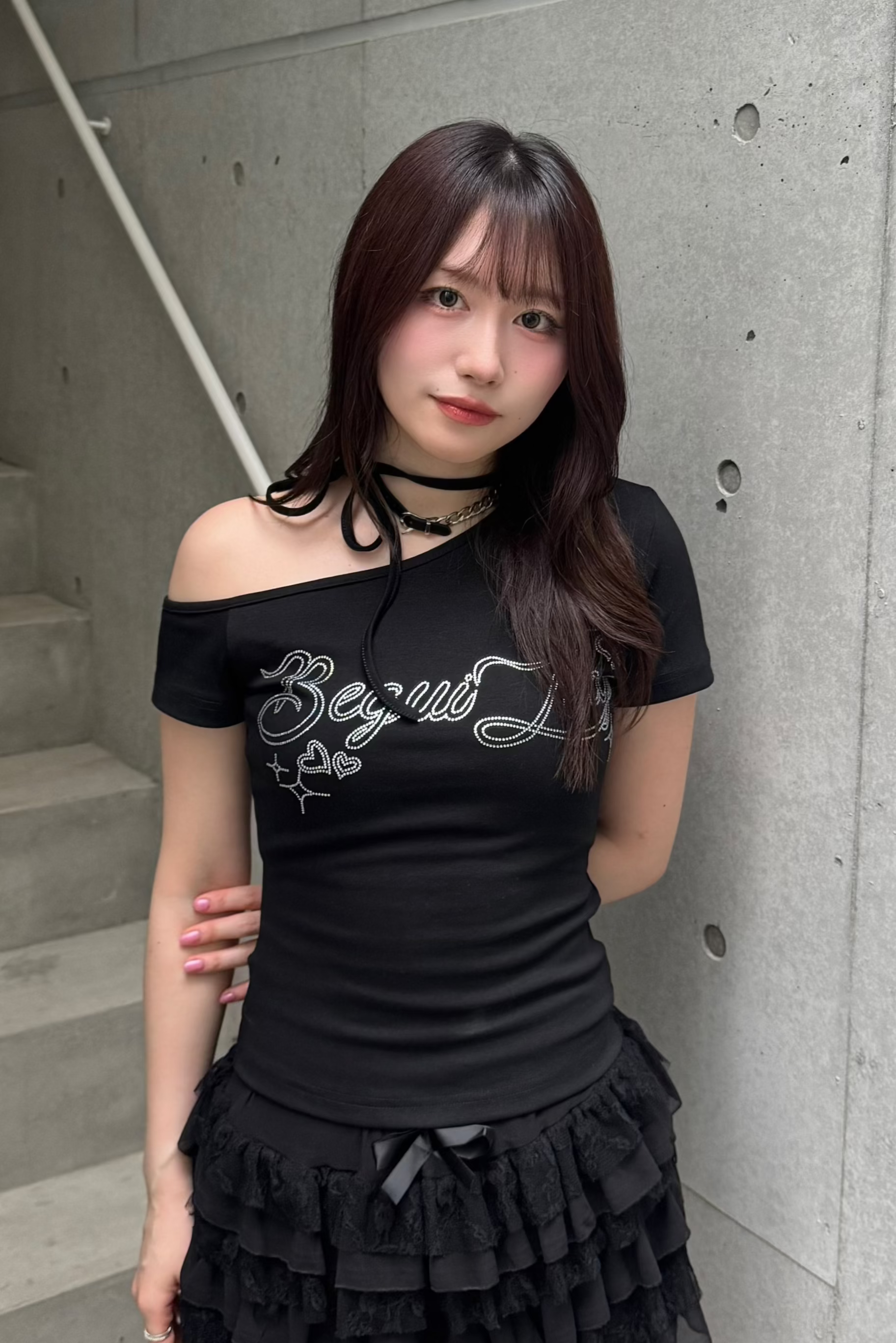ラインストーンワンショルダーTシャツ LAE20850
