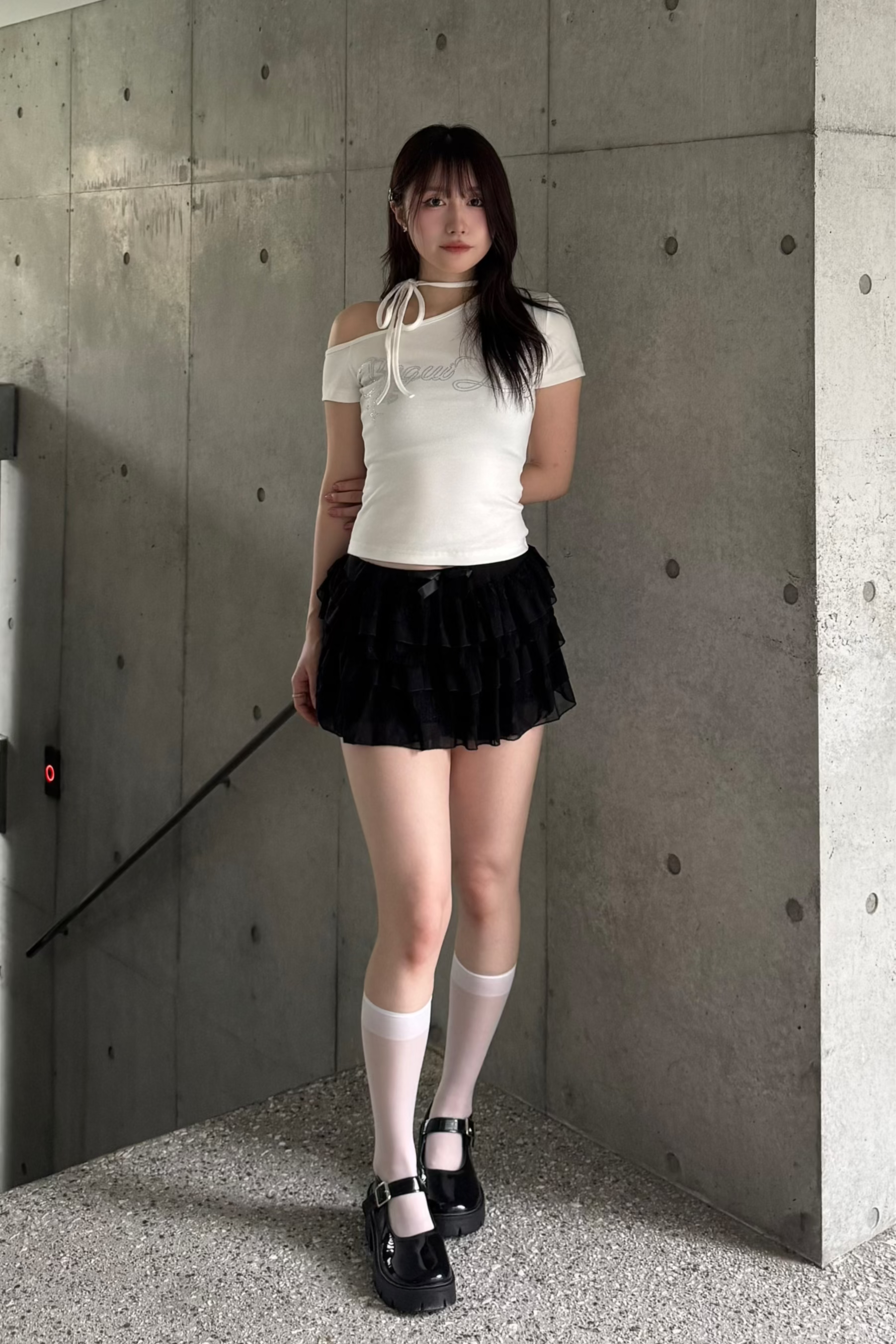 ラインストーンワンショルダーTシャツ LAE20850